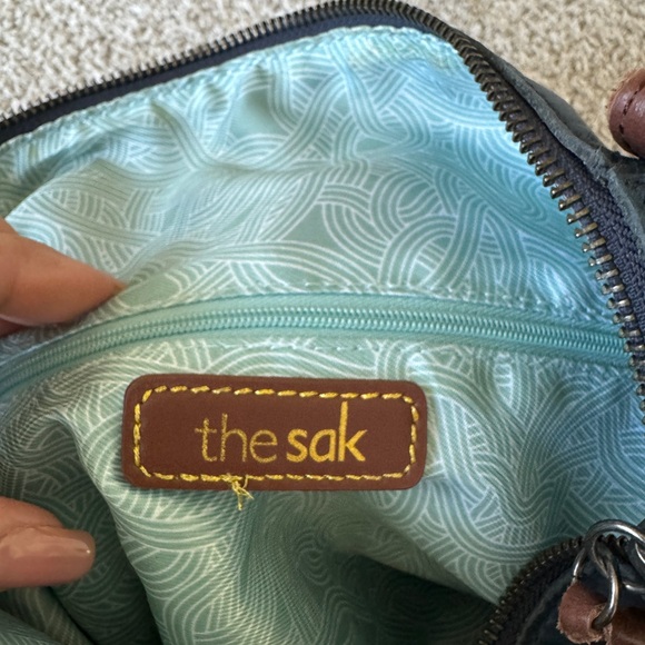“THE SAK” large shoulder/crossbody bag in GREAT condition. - Picture 6 of 7
